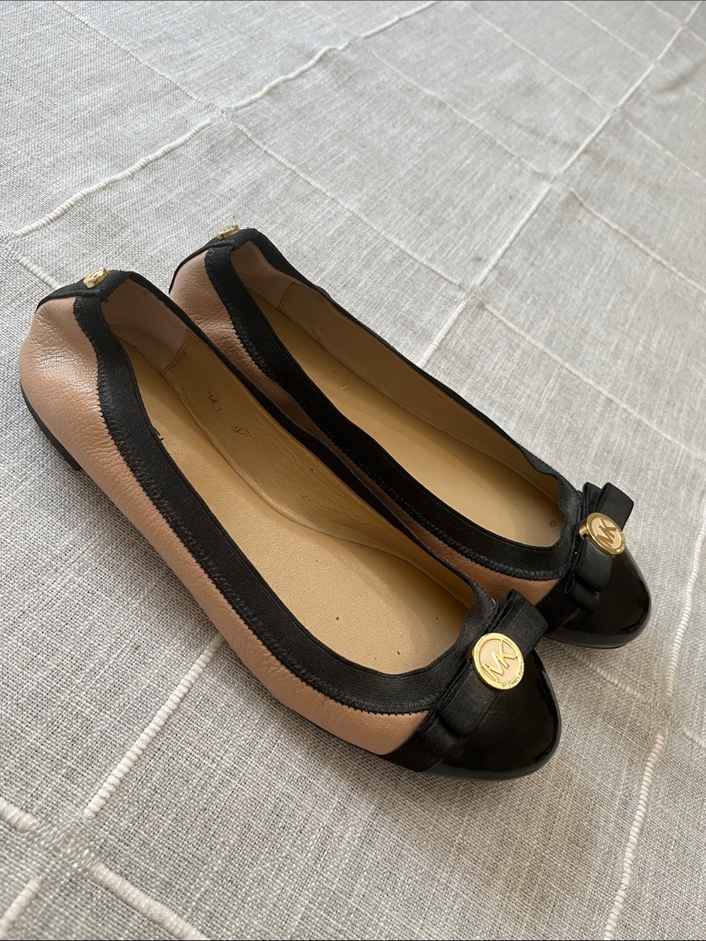 Michael Kors Black Patent Cap-Toe and Nude Ballet Flats with Gold MK Medallion - Picture 3 of 6